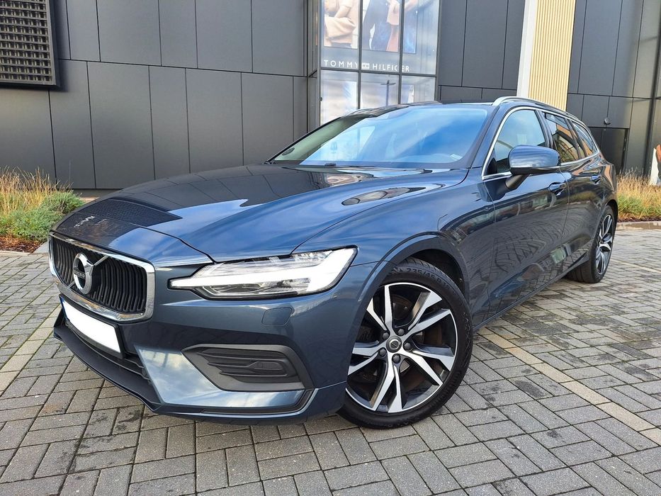 Volvo V60 VAT 23% Salon 1wł ASO. Polestar 200KM, webasto, ACC, hak, 18', keyless