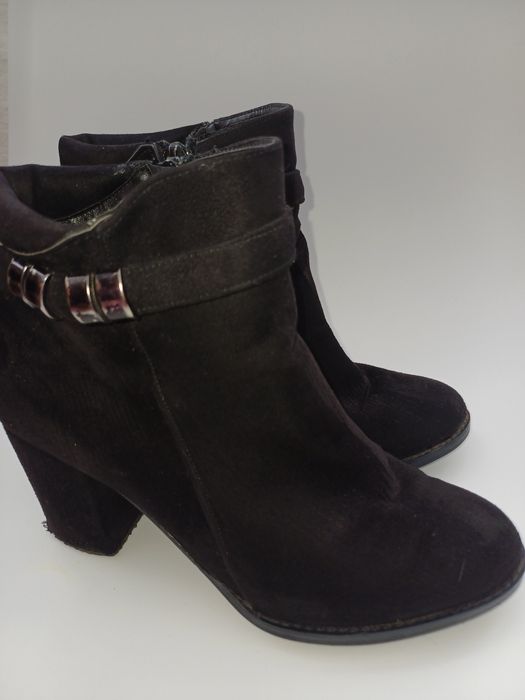 Ботинки замшеві жіночі