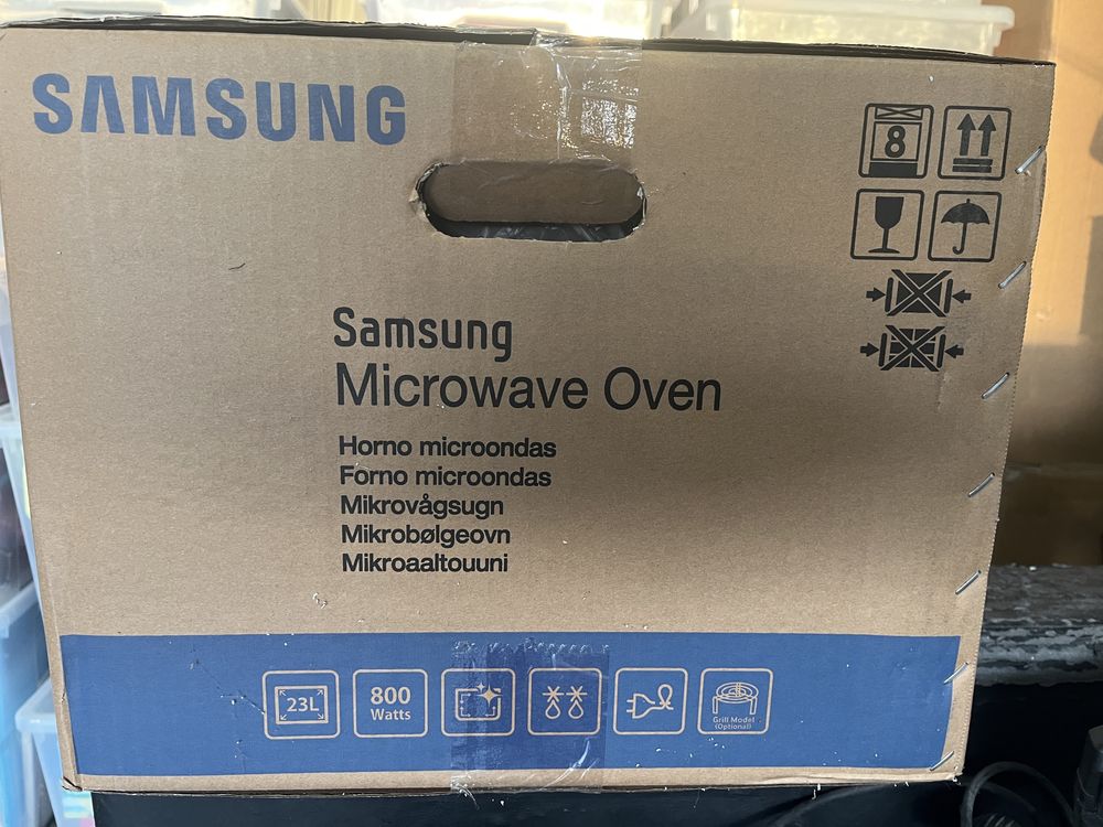 Kuchenka mikrofalowa SAMSUNG MG23F301TAK/EO