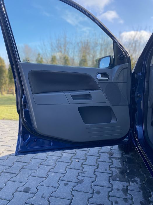 Продаєть Ford Fusion 2003 1.4 Disel