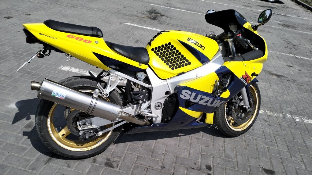 Продам Suzuki gsx r 600 k3