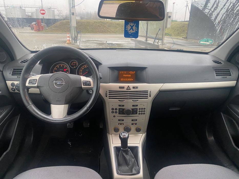 Продам Opel Astra H