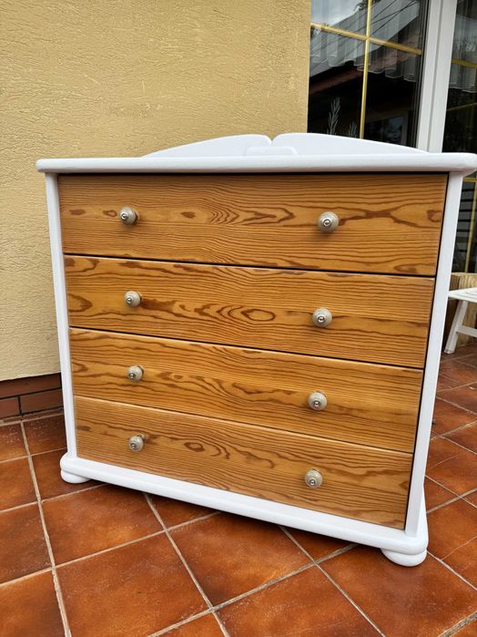 Komoda sosnowa słupek szuflady szafka szafa bieliźniarka regał drewno