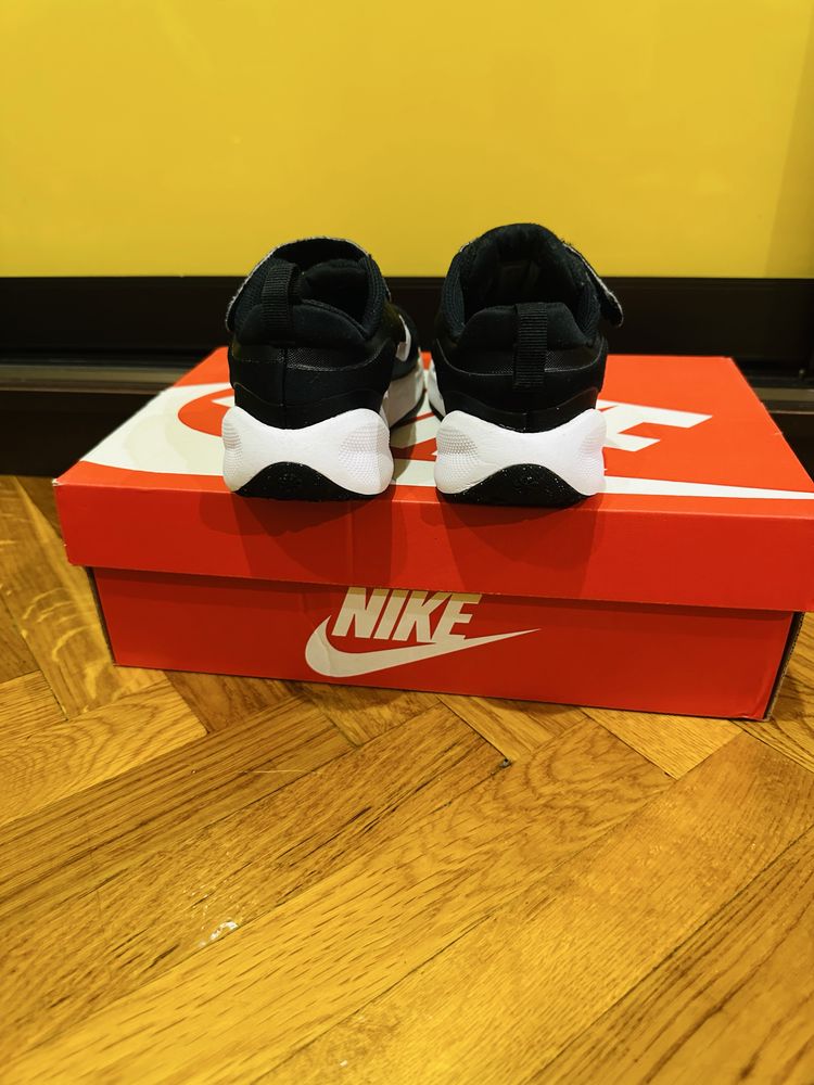 Кроссовки Nike Revolution размер 31.5