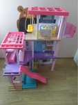 Sprzedam domek dla lalek barbie Dreamhouse z winda i basenem