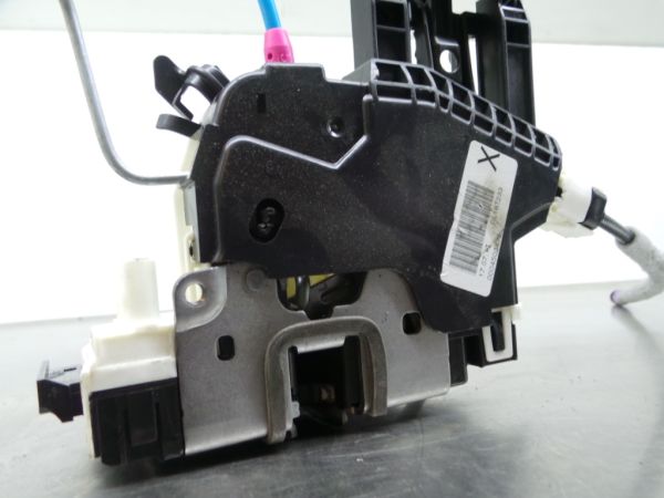 Fechadura / fecho porta trás esquerdo MERCEDES-BENZ GLA (X156)