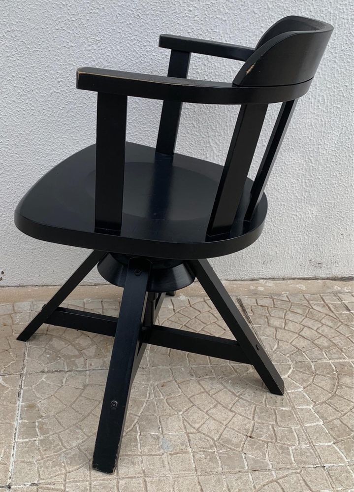 Cadeira rotativa preta Ikea