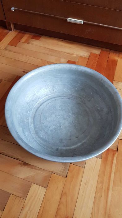 Миска алюминиевая большая. Таз алюминиевый. Для варенья.