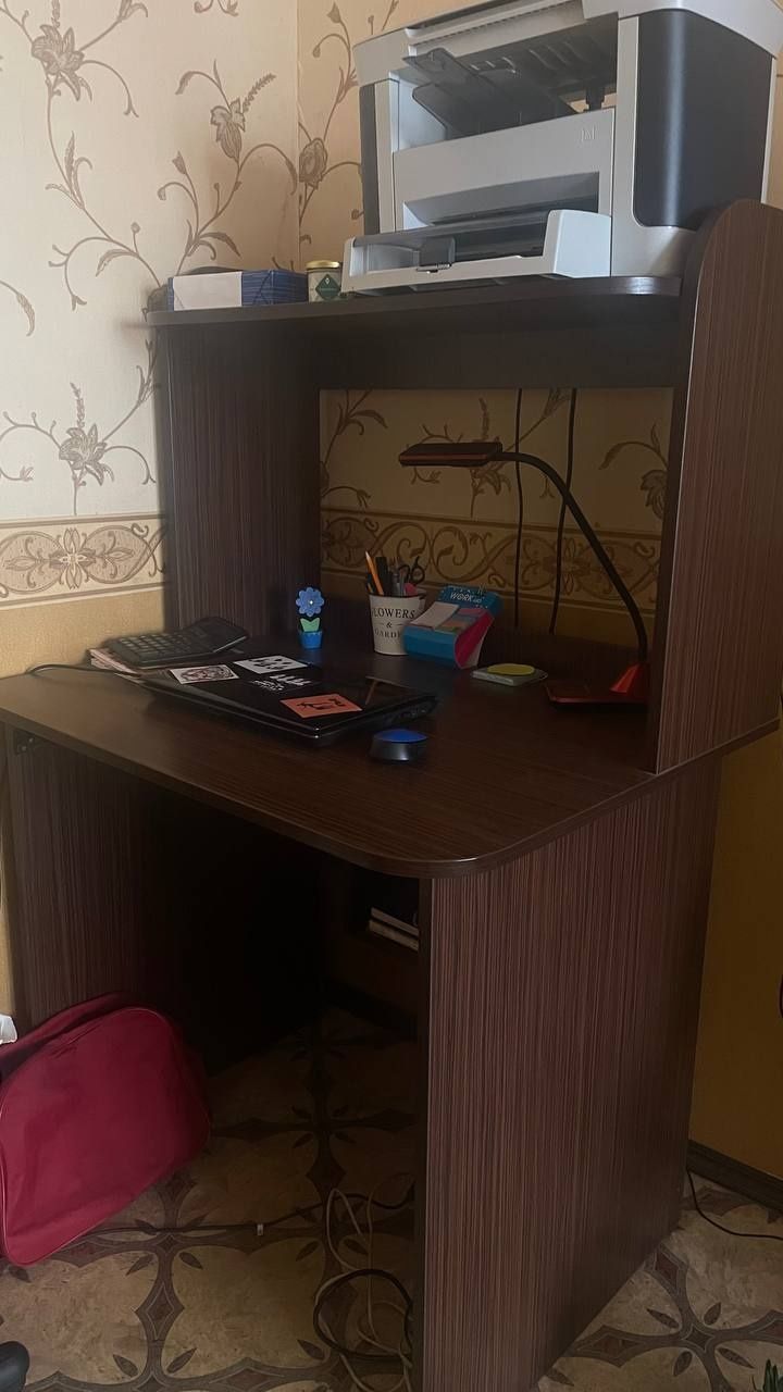 Стіл шкільний офісний,компьютерний