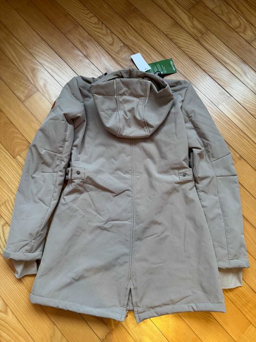 Продається нова жіноча куртка