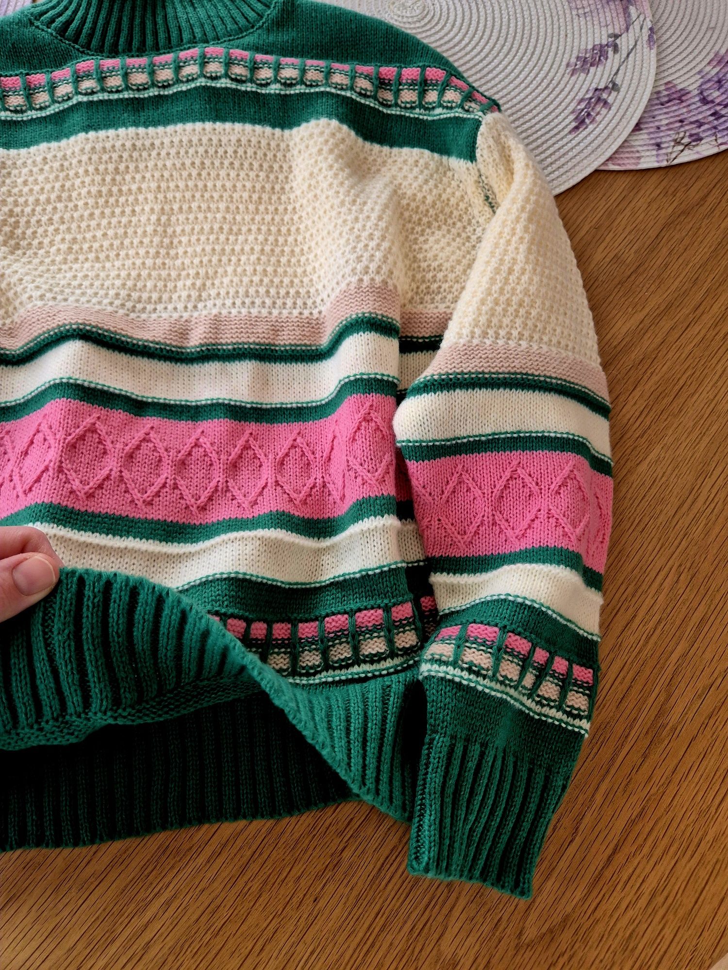 Kolorowy sweter nowy uroczy z golfem S/M