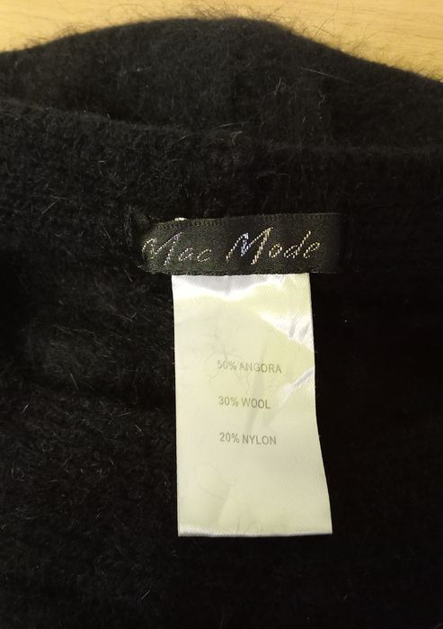 Берет ангора чорного кольору