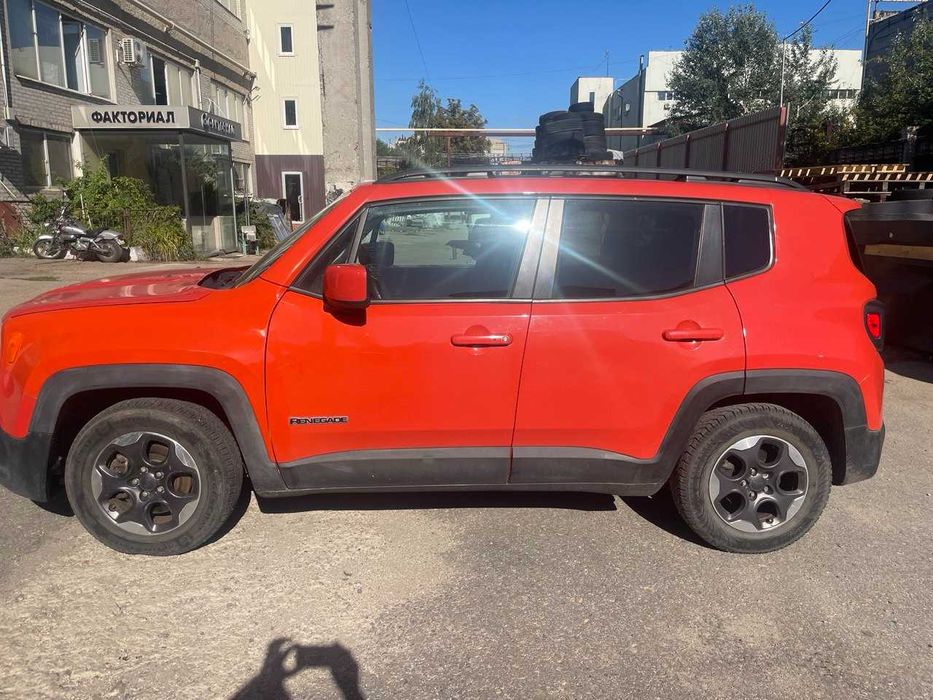 Автомобиль Jeep Renegade