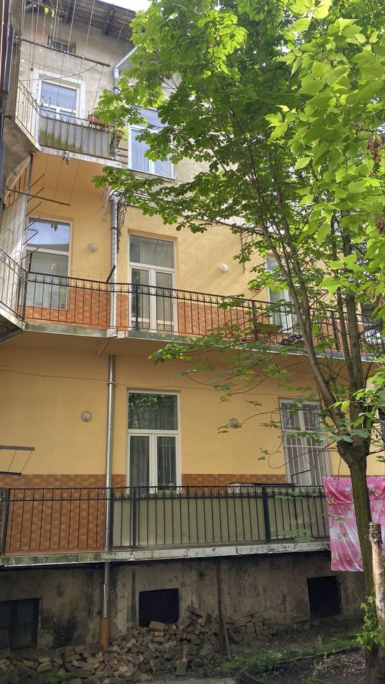Продаж 2к квартири вул. Поповича, центр Львова