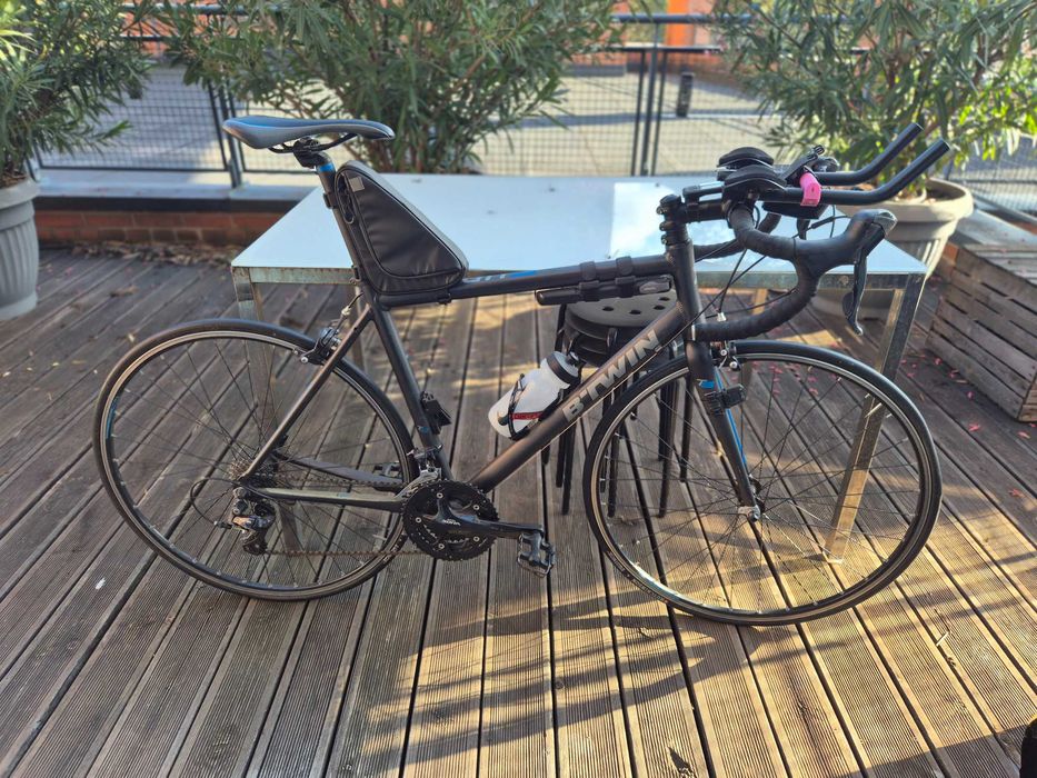 Rower szosowy BTWIN Triban 500, karbonowy widelec, szosa