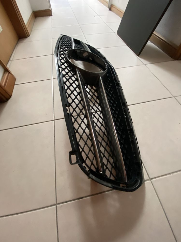 Grelha frontal A180