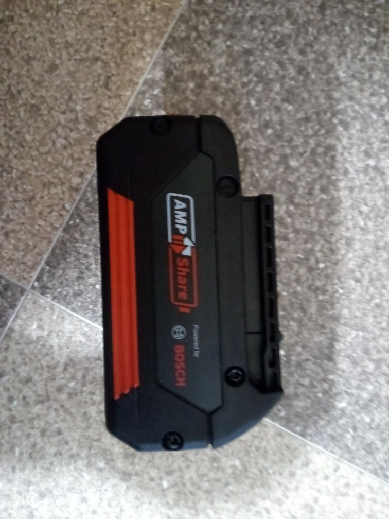 Akumulator Bosch 18 v 5.0 AMP share nowy oryginał