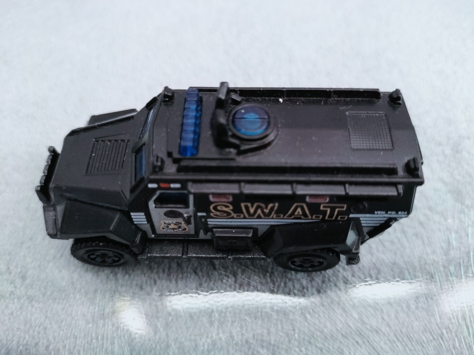 Matchbox Fire Evoine S.W.A.T. Truck Mattel