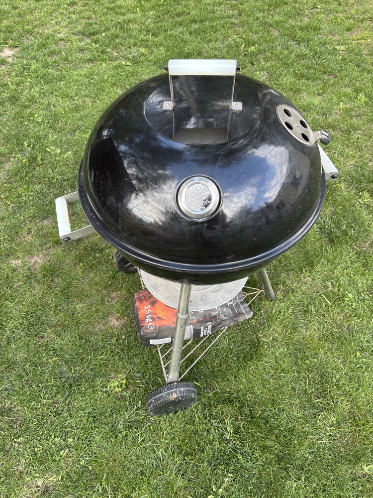 Grill okrągły na węgiel termometr
