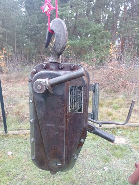 Starej produkcji Kifor wyciągarka linowa z epoki PRL duża