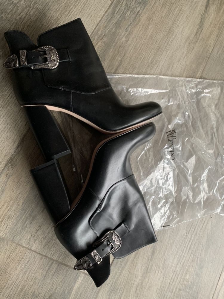 Red Valentino oryginalne nowe skorzane botki 39