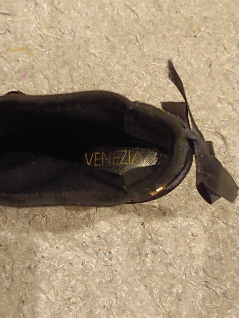 Zamszowe botki Venezia. Bardzo dobry stan.