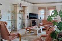 Excelente Apartamento T4 + "T0" no centro de Mafra