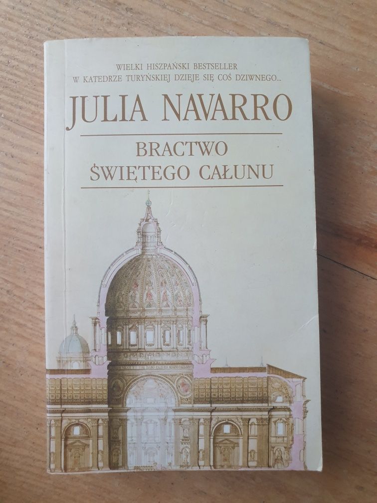 Bractwo świętego całunu, Julia Navarro