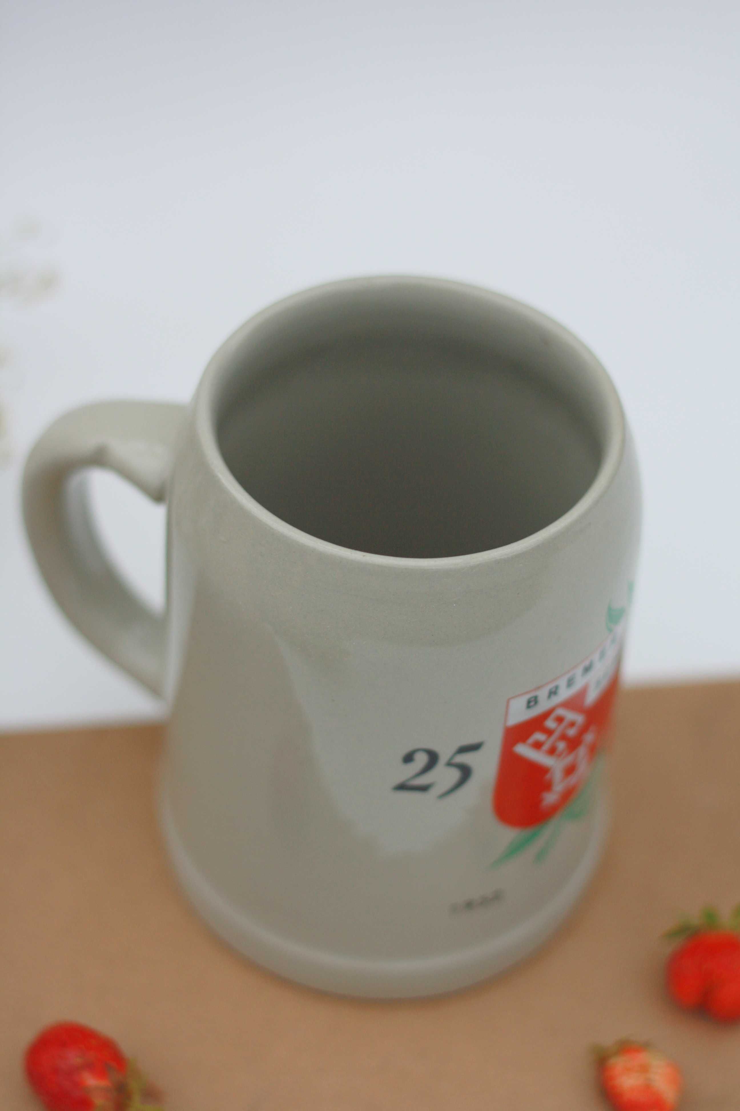Ceramiczny duży kufel niemiecki