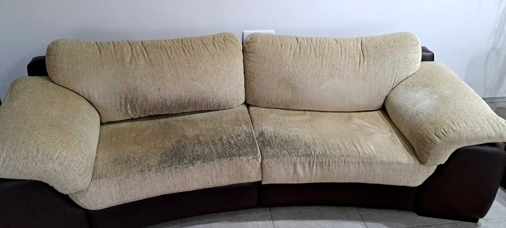 Sofá pequeno de sala