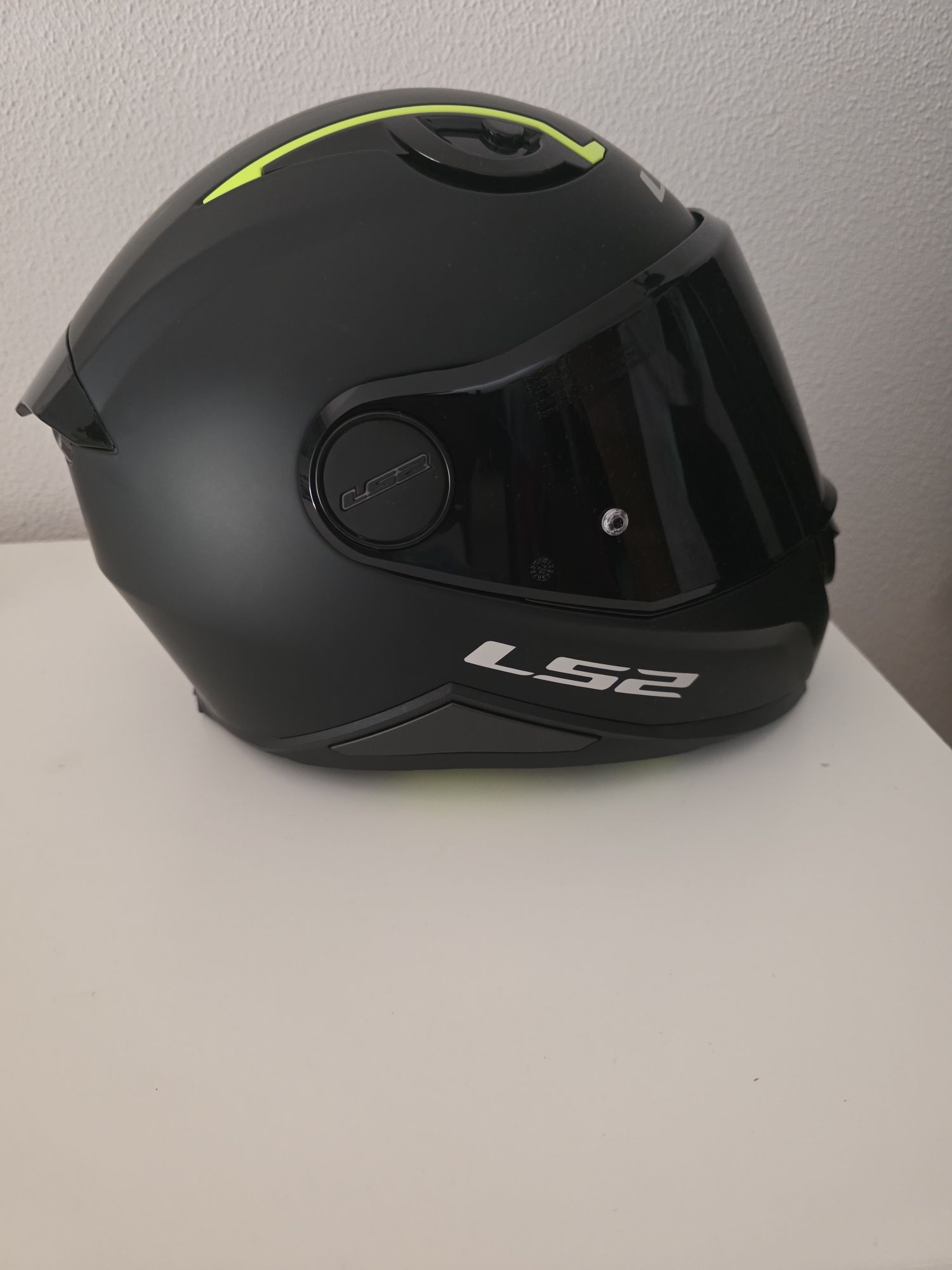 Capacete LS2 FF812 Kid Matt Black
FF812 Kid Matt Black