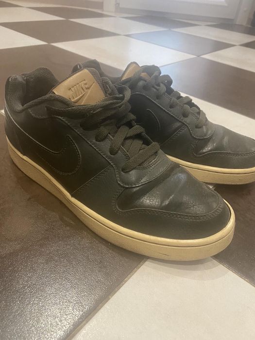 Продам кросовки NIKE оригинал размер 41