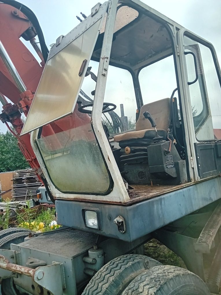 Sprzedam koparkę kołowa o&a
