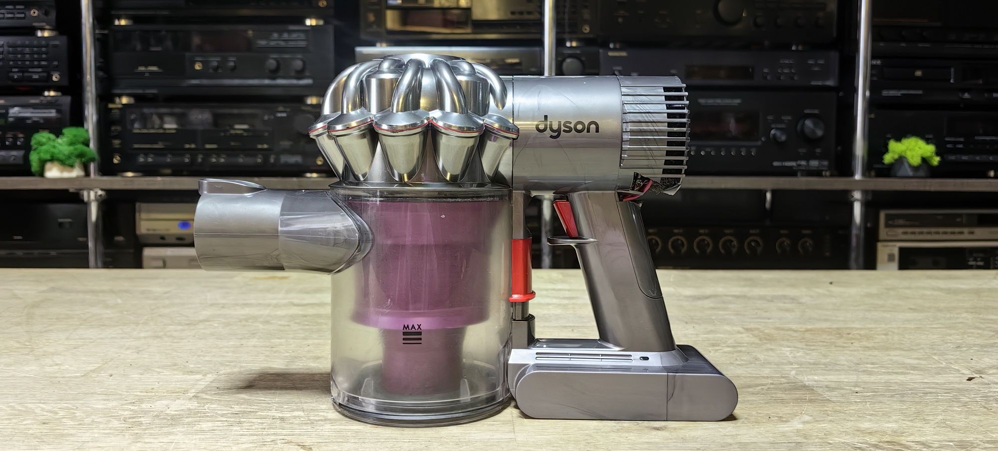 Бездротовий пилосмок Dyson V6