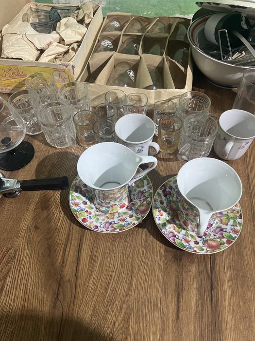 Посуд чашки/рюмки/ стакани/ кастрюлі