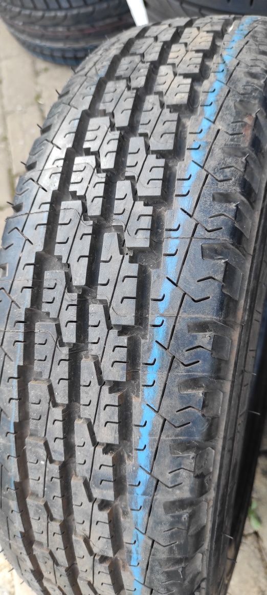 Pneus 165/70r14C Michelin 95% Piso