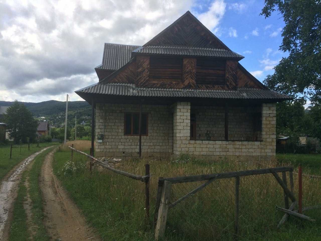 Будинок в місті Яремче