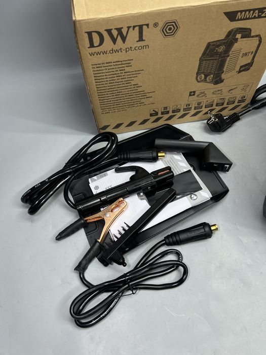 Сварочный аппарат Сварка DWT MMA-220E С дисплеем Технология IGBT