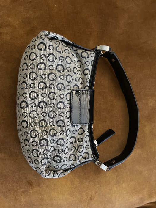 Vendo mala GUESS de ombro, completamente NOVA.