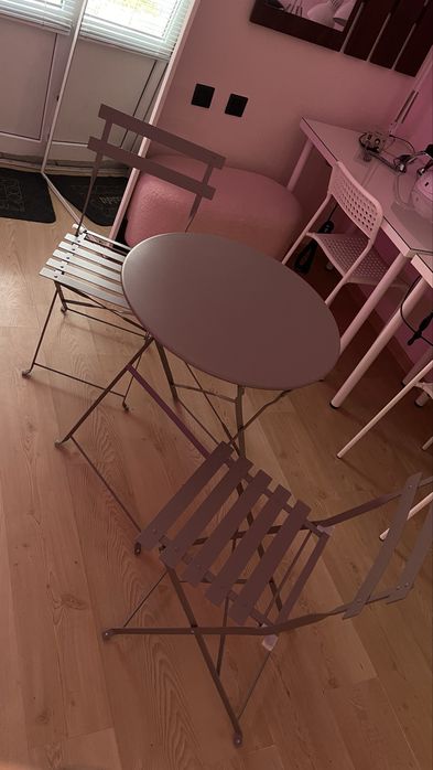 Уличный столик состояние новое