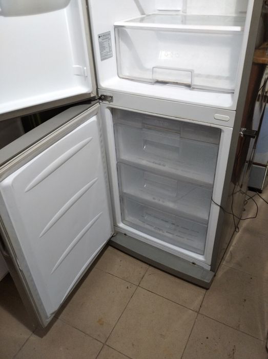 Продам холодильник LG