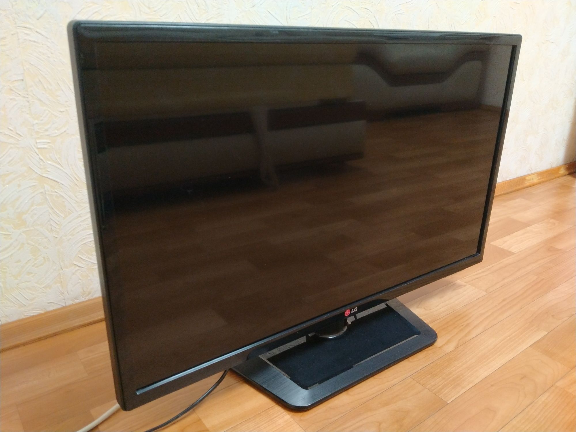 Телевизор 32-экран LG 32LS345T  с Т-2