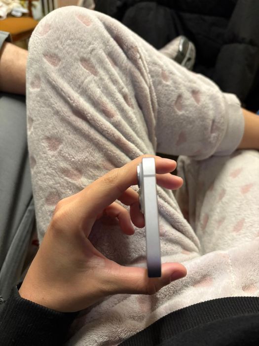 Iphone 14 novo leva carregador