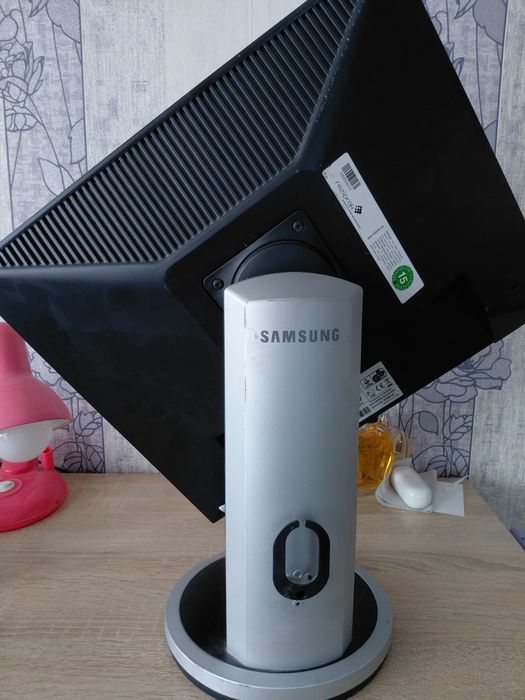 Монітор Samsung SuncMaster 940t 
Монитор Samsung SyncMaster 940T / 19'