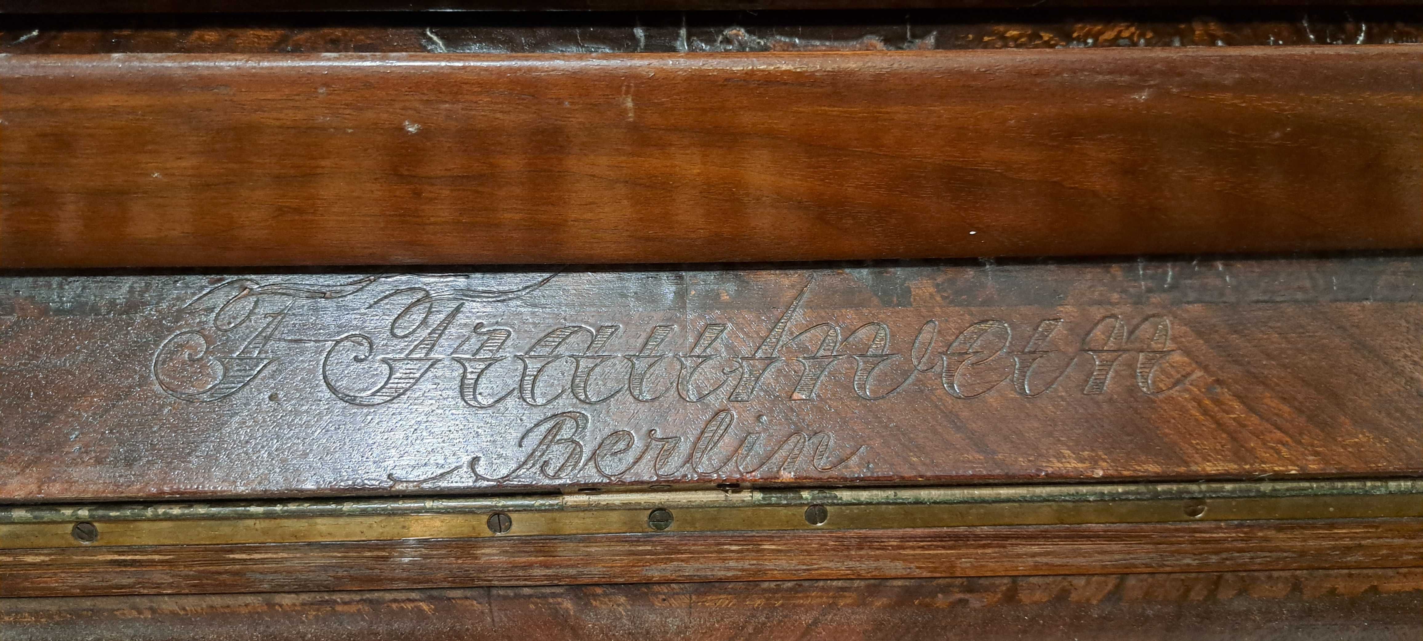 Pianino przedwojenna berlińska firma