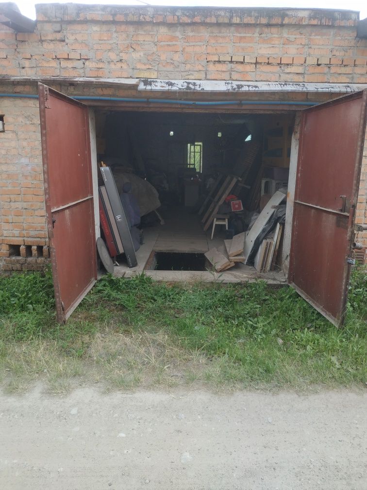 Гараж большой ул.Саксаганского