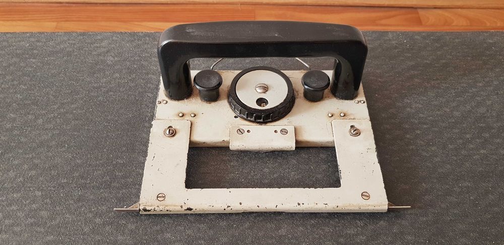 Вязальная машинка Нева I (Нева 1) Ленинград, СССР