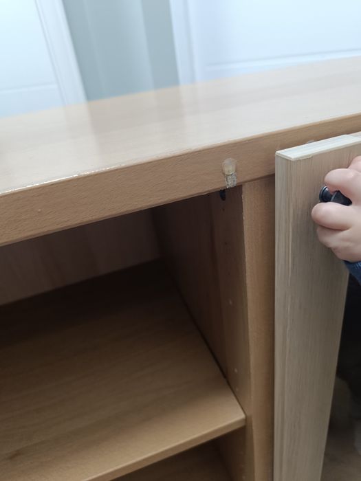 Szafka jak ikea besta, trochę ciemniejszy kolot