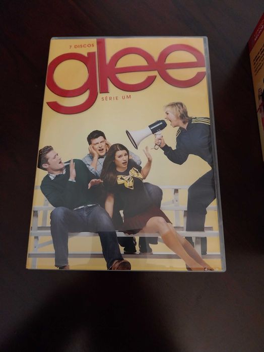 Glee - 1ª temporada, DVD, 22 episódios + exclusivos karaoke e jukebox