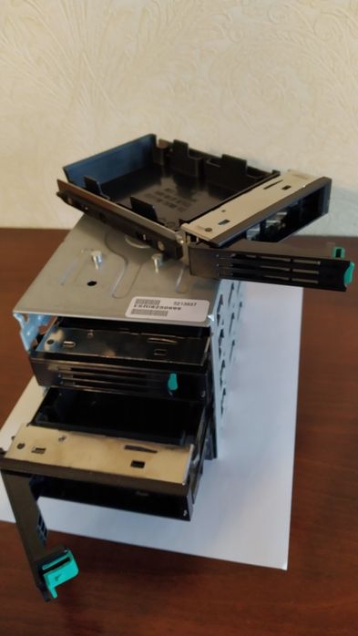 Корзина для жестких дисков 4x3,5'' Hot swap